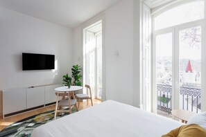 Een kluis op de kamer, geluiddichte muren, gratis wifi