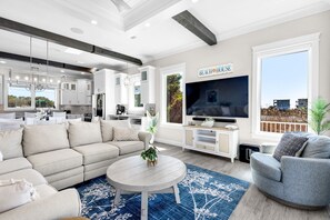 TV - Stunning custom coastal hideaway with private pool (Panama City Beach)
