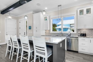 Fridge, microwave, oven, stovetop - Stunning custom coastal hideaway with private pool (Panama City Beach)