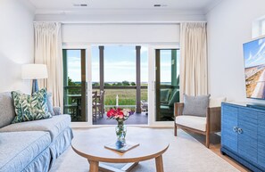 Living area - Winyah Bay Club - Host Your Pad (Georgetown)