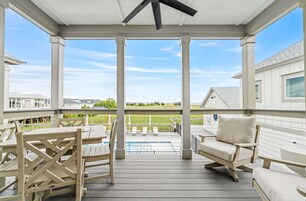 Poolside Villas | Outdoor dining