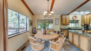 Interior - Wildwood by Avantstay Hot Tub, 5mins to Lake (Tahoe Vista)