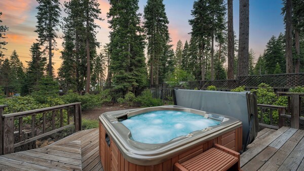 Wildwood By Avantstay Hot Tub, 5mins To Lake - Lake Tahoe