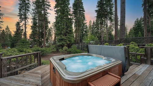 Wildwood by Avantstay Hot Tub, 5mins to Lake