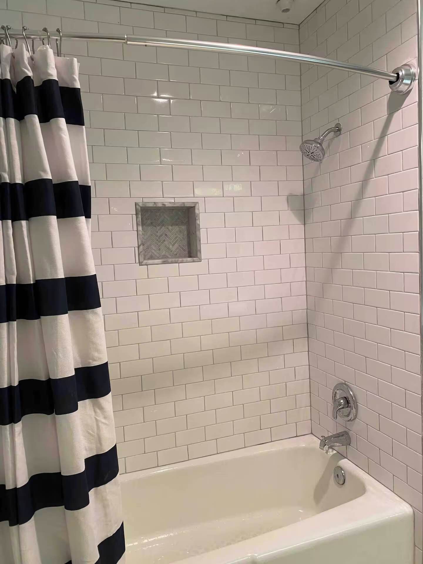 Shower, towels, shampoo