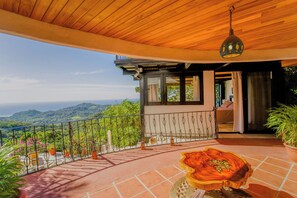 Outdoor dining - Luxury Ocean View Villa (Puerto Carrillo)