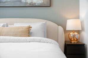 House - Free Housekeeping Visits During Your Stay - Stayshort - Charming 1BR Retreat in JVC Sleeps 4 (Dubai)