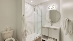 Interior - The Carter Buyout - 2 Units by Avantstay Group Stay, Sleeps 24 (Nashville)