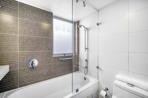 Shower - Providencia Escape- 2D w/ wifi (Santiago)