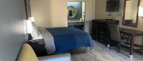 Chambre Standard, 1 trĂšs grand lit, fumeur, cuisinette