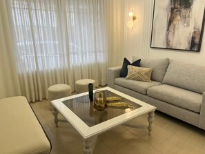 Living area - Cozy 2-bedroom apartment in perfect Santiago de los Caballeros with AC (Santiago de los Caballeros)