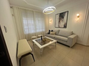 Living area - Cozy 2-bedroom apartment in perfect Santiago de los Caballeros with AC (Santiago de los Caballeros)