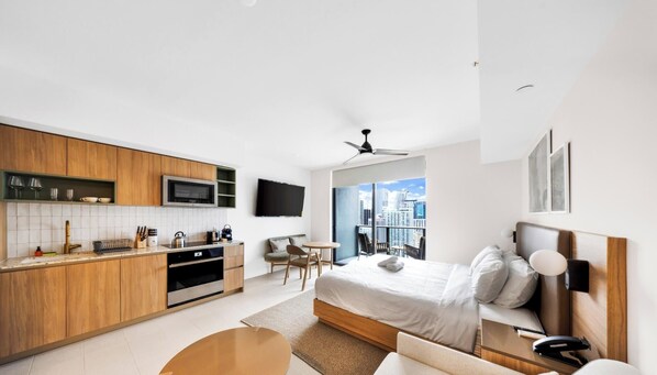 Studio, Balcony, City View - Luxurious Studio in DTW with City Views (Miami)