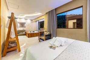 2 bedrooms, iron/ironing board, free WiFi, bed sheets - Casa Happiness Paraty | Boat trip included (Paraty)