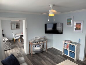 Smart TV - Beautiful 2-Bed, 2-Full Bathroom Condo - 2 Blocks to Wildwood Beach/Boardwalk (Wildwood)