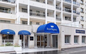 Exterior detail - Beautiful 3-BR / 2 bath apartment in Paris / Vincennes neighborhood July 11-18 (Vincennes)