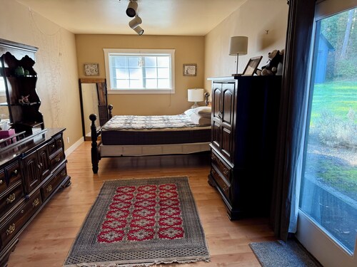 Quaint 1-bedroom house in charming Friday Harbor perfect for getaway