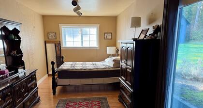 Quaint 1-bedroom house in charming Friday Harbor perfect for getaway
