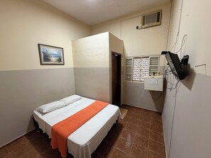 Double Room - Ferrari's Hotel (Miguelópolis)