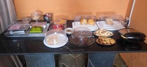 Breakfast meal - Ferrari's Hotel (Miguelópolis)