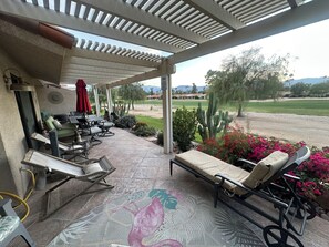 Terrace/patio - Spacious Villa, 2 BR + 2 BA on Golf Course! Epic Views!! (Palm Desert)