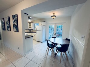 Dining - Quiet Home Near Wilton Dr | Sleeps 6 |10 Min Beach (Wilton Manors)