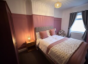 3 bedrooms, iron/ironing board, WiFi, bed sheets - Cosy cottage in charming Amble perfect for relaxing family stays (Amble)