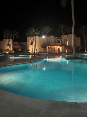 Outdoor pool - Marvelous 3-bedroom condo with AC in Puerto Peñasco (Puerto Peñasco)