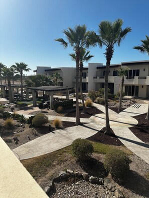 Property grounds - Marvelous 3-bedroom condo with AC in Puerto Peñasco (Puerto Peñasco)