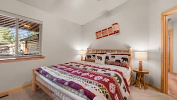 Basic House, Patio, Mountain View