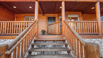 Basic House, Patio, Mountain View | Exterior detail