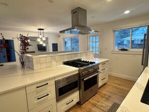 Private kitchen - Beautiful 4-bedroom house in South Boulder (Boulder)