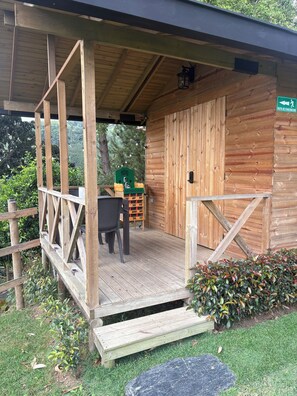 Outdoor dining - 2 Cabin Ecolodge in Santa Rosa de Cabal awaits you! (Santa Rosa de Cabal)