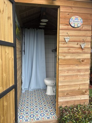 Shower, towels, toilet paper - 2 Cabin Ecolodge in Santa Rosa de Cabal awaits you! (Santa Rosa de Cabal)