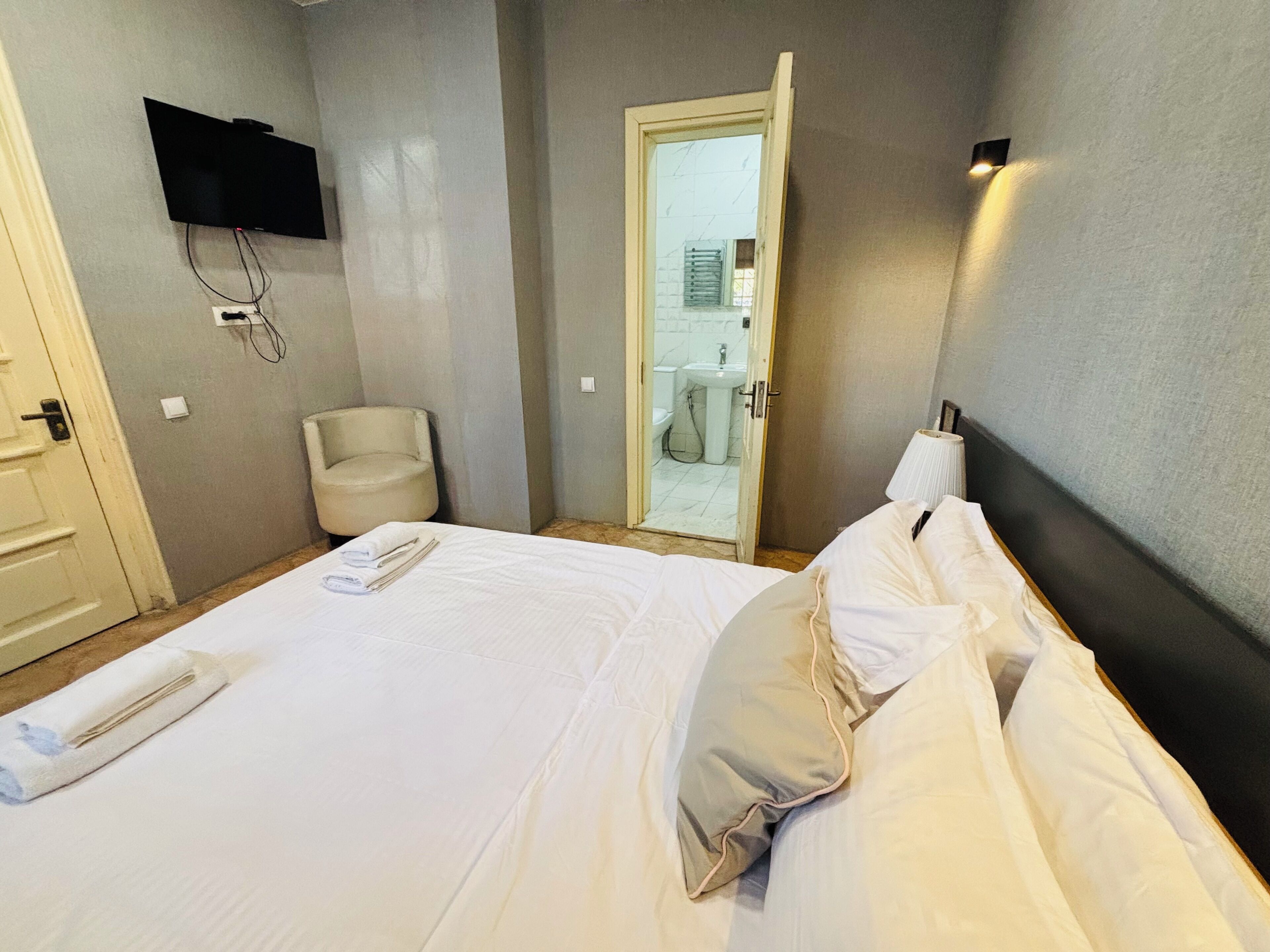 基础双人房或双床房, 城市景观 | 高档床上用品、熨斗/熨板、免费 WiFi、床单