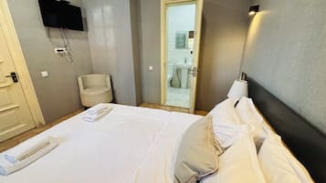 Basic-Doppel- oder -Zweibettzimmer, Stadtblick