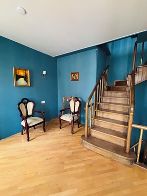 Staircase - 62 Dimitri Uznadze str. (Tbilisi)