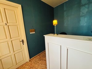 Reception - 62 Dimitri Uznadze str. (Tbilisi)