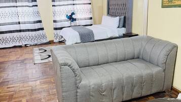 Room, 1 Bedroom, Accessible | Living room