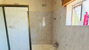 Room, 1 Bedroom, Accessible, Smoking | Bilik Mandi