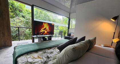 VÖRA Rainforest Hut and Panoramic View