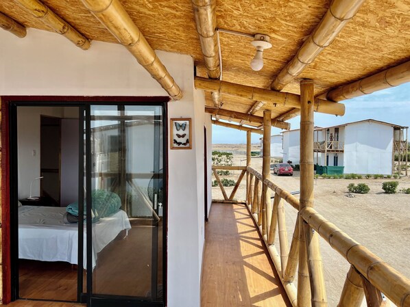 4 bedrooms, internet, bed sheets