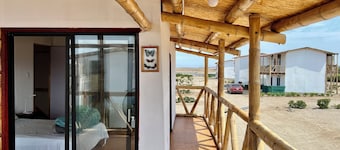 Ecological cabin in Paraíso Huacho.