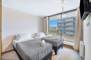 2 chambres, fer et planche à repasser, Wi-Fi, draps fournis