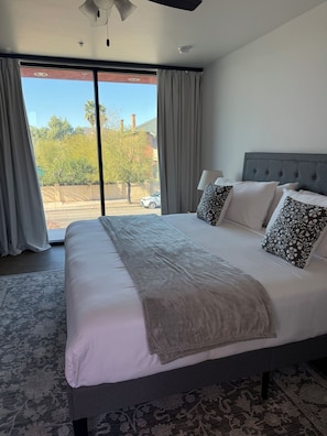 Classic Room, 1 King Bed | Individually decorated, laptop workspace, blackout drapes - Hotel Lindo (Tucson)