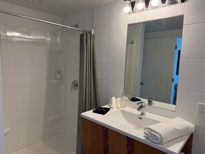 Bathroom - Hotel Lindo (Tucson)