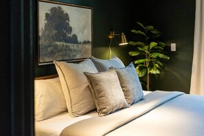 5 habitaciones, tabla de planchar con plancha y wifi gratis 