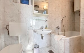 Douche, sèche-cheveux