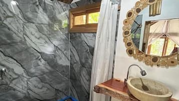 Bungalow – deluxe, balkong, bassengutsikt | Bad