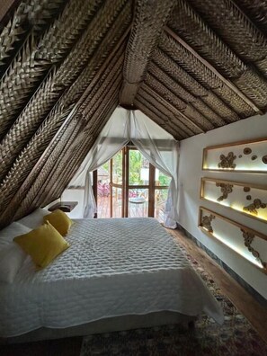 Bungalow Deluxe, balcón, vista a la alberca